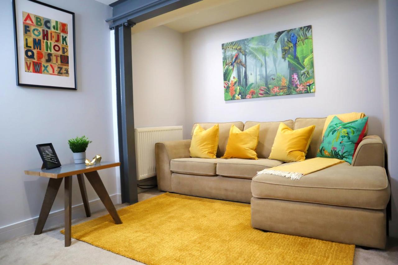 Trendy Urban Industrial Apartment - Great Location - Parking - Fast Wifi - Smart Tv - Beautiful 2 Double Bedroom Apartment Sleeps Up To 4! Bournemouth Eksteriør billede